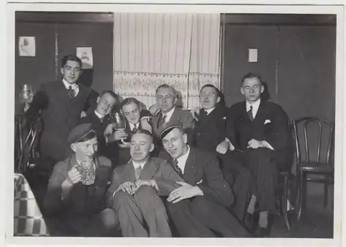 (F20476) Orig. Foto Weende (Göttingen), Diepholzer Studenten im Gasthof 1932