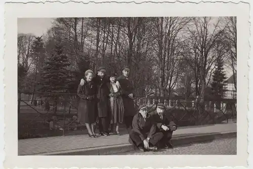 (F20466) O. Foto Diepholz, Schüler d. Oberprima a.d. Straße, best. Prüfung 1932