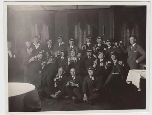 (F20454) Orig. Foto Diepholz, Studenten im Hotel Zum Grafen (Lohkamp) 1931