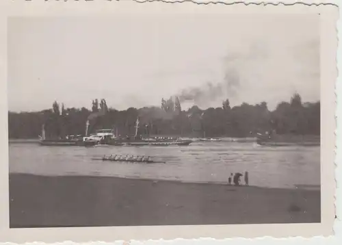 (F20405) Orig. Foto Dampfer u. Sportruderboot (8er) auf dem Rhein 1930er