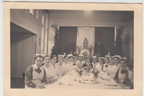 (F20333) Orig. Foto Schwestern, Diakonie o.ä. im Speisesaal 1930er