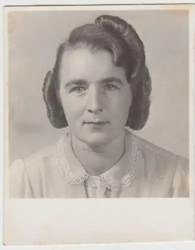 (F20329) Orig. Foto Porträt junge Frau, Ende 1940er