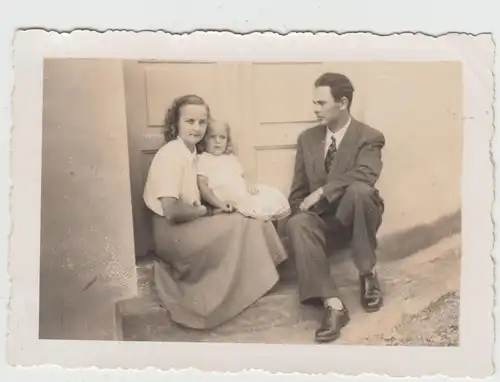 (F20327) Orig. Foto Familie m. Kind Julita a. Treppe an Tür, Brasilien 1949/50