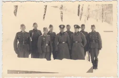 (F20233) Orig. Foto deutsche Soldaten im Freien, Winter 1940er