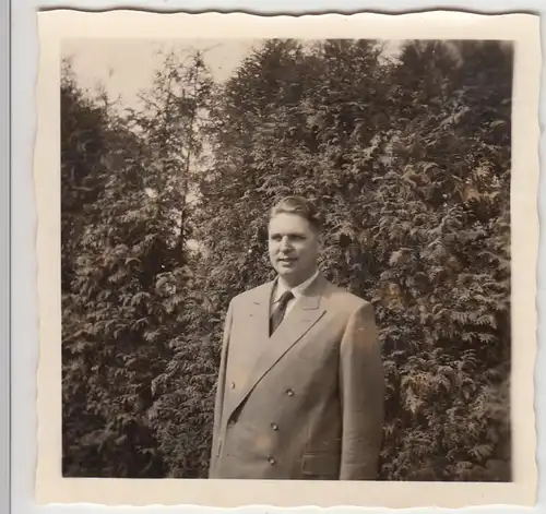 (F20151) Orig. Foto Herr im Freien, Spaziergang in Paderborn 1956