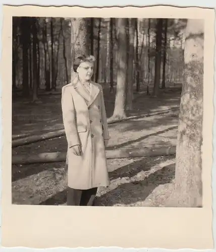 (F20146) Orig. Foto Junge im Wald, Spaziergang in Paderborn 1955