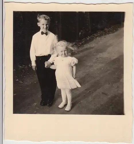 (F19994) Orig. Foto Kinder Knut u. Randi feierlich angezogen 1953