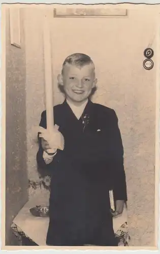 (F19985) Orig. Foto Junge Wilfried z. 1. hl. Kommunion 1953