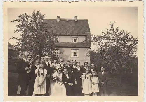 (F1996) Orig. Foto Hochzeitsgesellschaft im Hausgarten, 18. Mai 1937