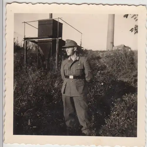 (F19948) Orig. Foto deutscher Soldat im Freien 1941