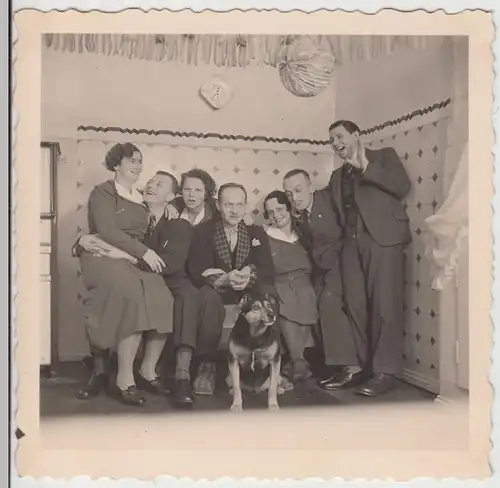 (F19908) Orig. Foto Personen, Gruppenbild in der Küche 1939