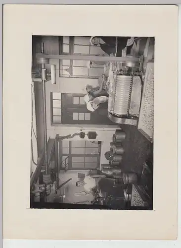 (F19873) Orig. Groß-Foto Arbeiter in Bäckerei, Transmissionsantrieb 1930er