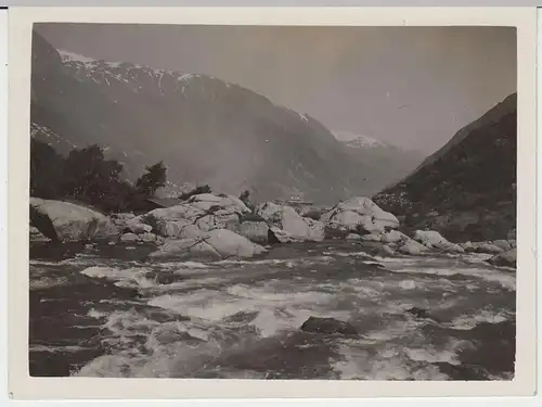 (F1986) Orig. Foto Odda, Norwegen, Bach, Schiff auf See, vor 1945