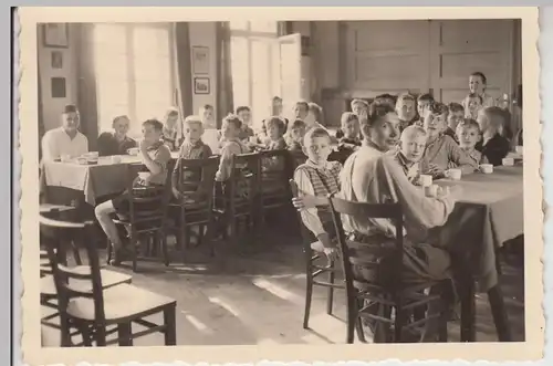 (F19770) Orig. Foto Jungs b. Frühstück, Ferienlager Groß-Mölln, Großmöllen 1938