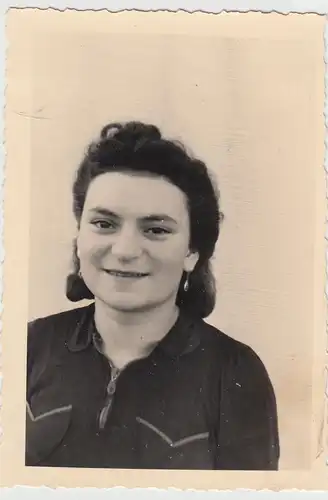 (F19759) Orig. Foto Porträt junge Frau, Nürnberg 1940