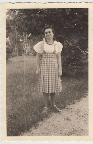 (F19719) Orig. Foto Nürnberg, junge Frauen im Luitpoldhain 1940