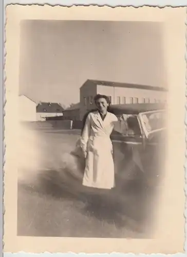 (F19705) Orig. Foto Nürnberg, junge Frau am Automobil 1939
