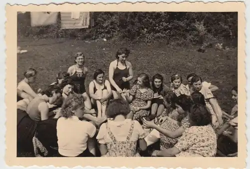 (F19700) Orig. Foto Schulausflug nach Simmelsdorf 1939, Mädchen a. Wiese