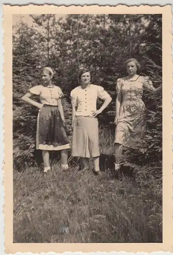 (F19669) Orig. Foto junge Damen im Freien 1930er
