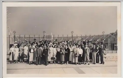 (F19640) Orig. Foto Berlin, große Gruppe am Olympiastadion 1930er