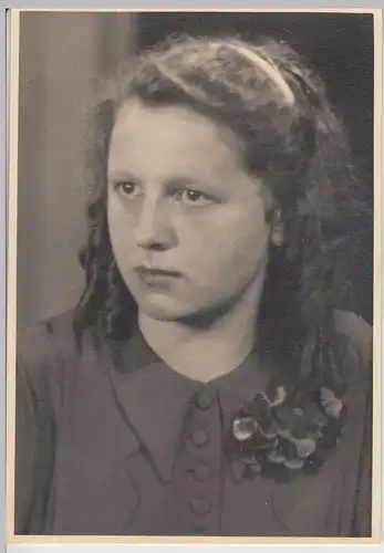 (F19628) Orig. Foto Porträt junge Frau 1947