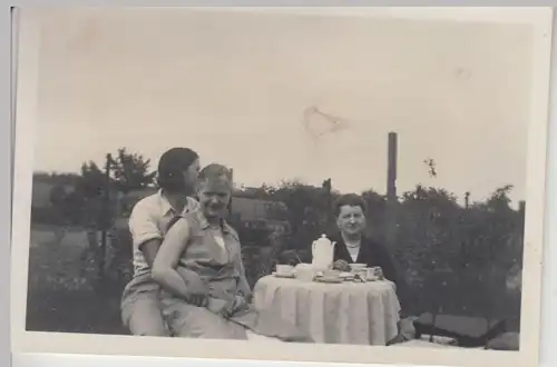 (F19613) Orig. Foto Personen im Garten i. Berlin-Kaulsdorf, Kaffeetisch 1933
