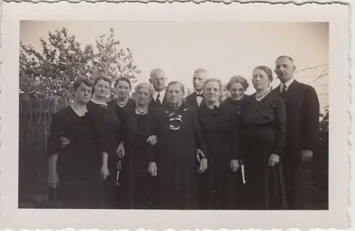 (F19599) Orig. Foto Personen, Gruppenbild im Freien 1939
