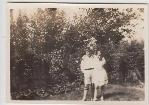 (F19555) Orig. Foto Kinder in einem Garten in Benrath, Geschwister 1932