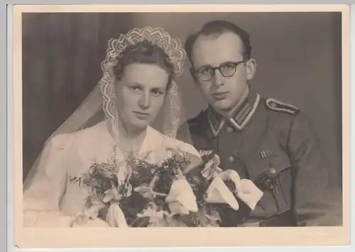 (F19515) Orig. Foto Hochzeitspaar Inge u. Johannes Arnold, Limbach 1944