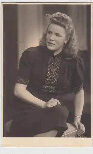 (F19512) Orig. Foto Porträt junge Frau, Limbach 1940er