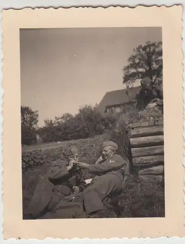 (F19433) Orig. Foto deutsche Soldaten auf Wiese 1930/40er