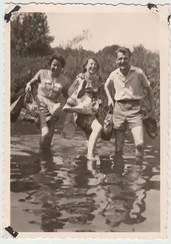 (F19324) Orig. Foto Wohltorf, Personen im Sachsenwaldbad 1957