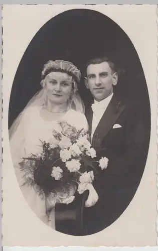 (F19224) Orig. Foto Hochzeitspaar im Oval 1920/30er