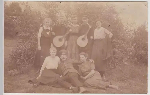 (F19196) Orig. Foto Personen mit Mandolinen im Freien 1910/20er