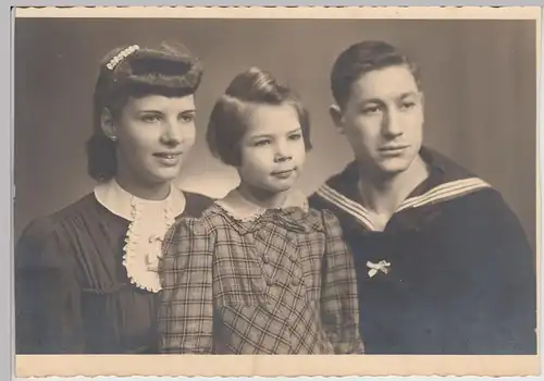 (F19143) Orig. Foto Kabinettfoto Familie, Matrose, Mädchen 1930er