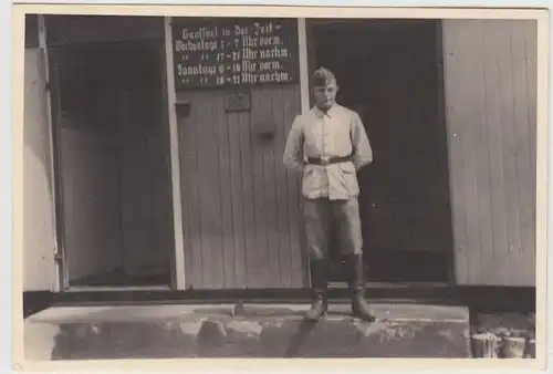 (F19048) Orig. Foto R.A.D.-Lager Dietzhausen, an der Baracke 1939