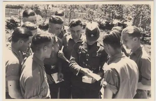 (F19002) Orig. Foto R.A.D.-Lager Dietzhausen, Verteilen der Post 1939