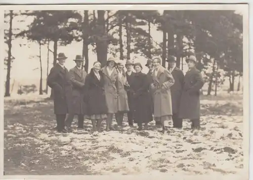 (F18883) Orig. Foto Personen im Freien, Wanderung im Winter 1930er
