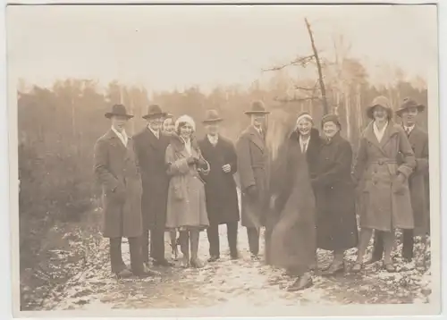 (F18882) Orig. Foto Personen im Freien, Wanderung im Winter 1930er