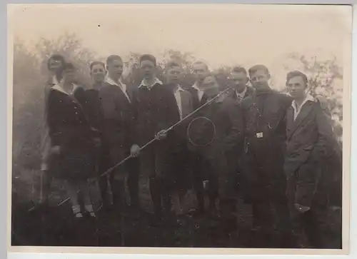 (F18850) Orig. Foto Jugendliche mit Wimpel, G.D.A. Lager 1928