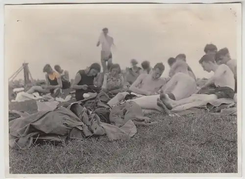 (F18788) Orig. Foto Hannover, Personen a. Wiese, Lager G.D.A. i.d. Leine 1928