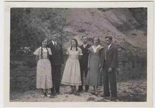 (F1878) Orig. Foto Jugendliche in Kleid und Anzug, 1930er, 40er