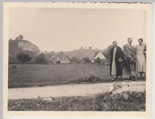 (F18721) Orig. Foto Herbrechtingen, Personen wandern in Eselsburg 1936