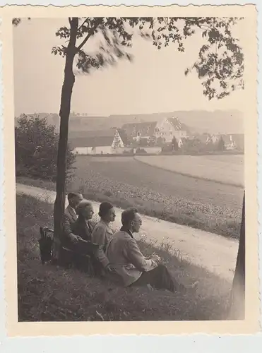 (F18720) Orig. Foto Personen i.d. Nähe v. Kloster Anhausen an der Brenz 1936