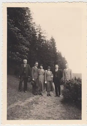 (F18715) Orig. Foto Personen wandern >Beim Flöstäle< 1936
