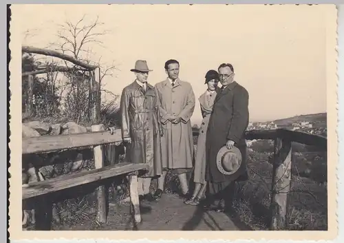 (F18710) Orig. Foto Personen spazieren in Bad Dürkheim 1936