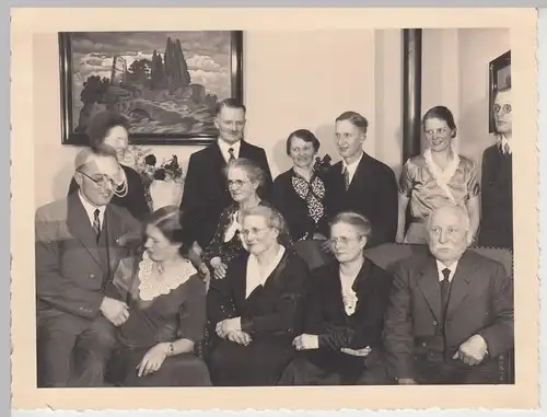 (F18658) Orig. Foto Verlobungsfeier, Gruppenbild i. Wohnung in Stuttgart 1935