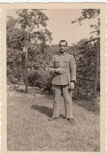 (F18620) Orig. Foto deutscher Soldat im Freien 1939