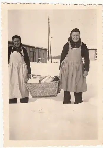 (F18556) Orig. Foto R.A.D.-Lager Karstädt (Prignitz), Geschirrtransport 1940