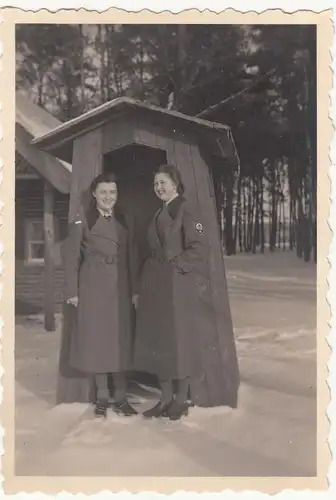 (F18544) Orig. Foto R.A.D.-Lager Karstädt (Prignitz), Frauen an der Wache 1940